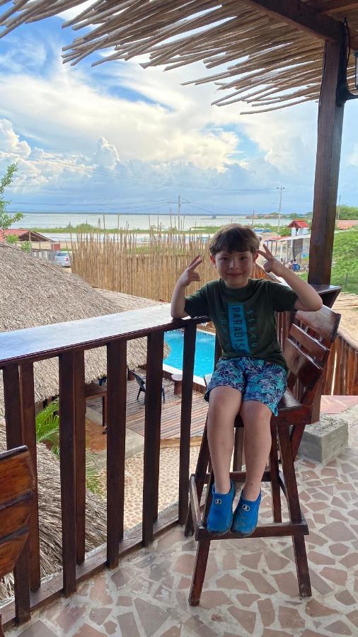 Hostal Castillo Del Mar Camarones Kültér fotó